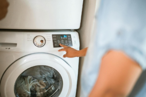 Choisir le bon compartiment pour la lessive liquide dans votre lave-linge